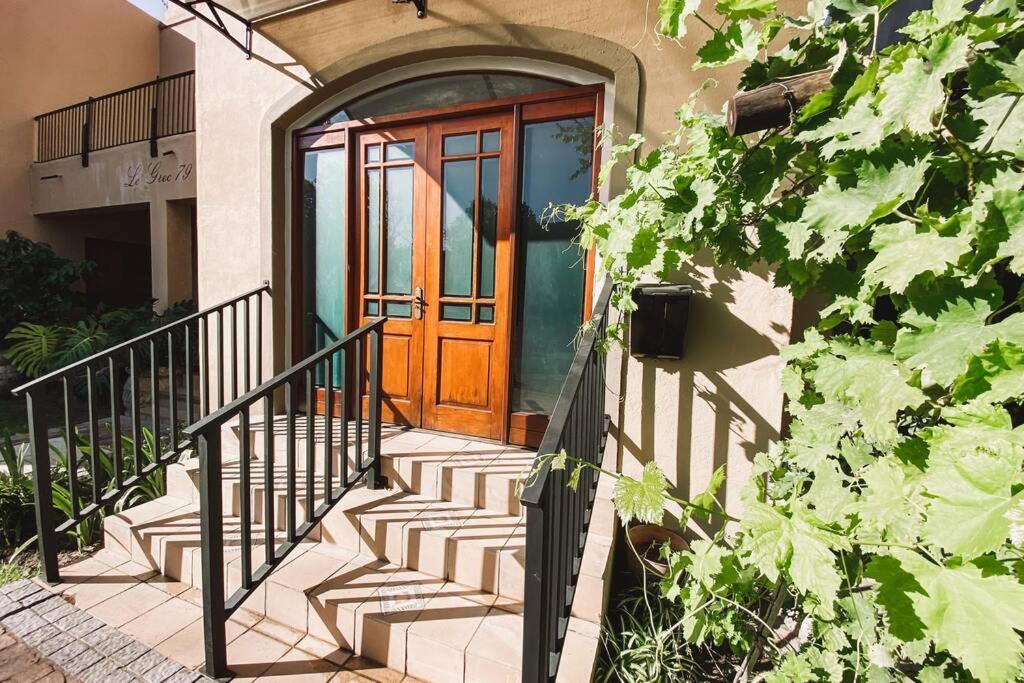 Le Grec Wine Tram Apartment フランシュホーク エクステリア 写真